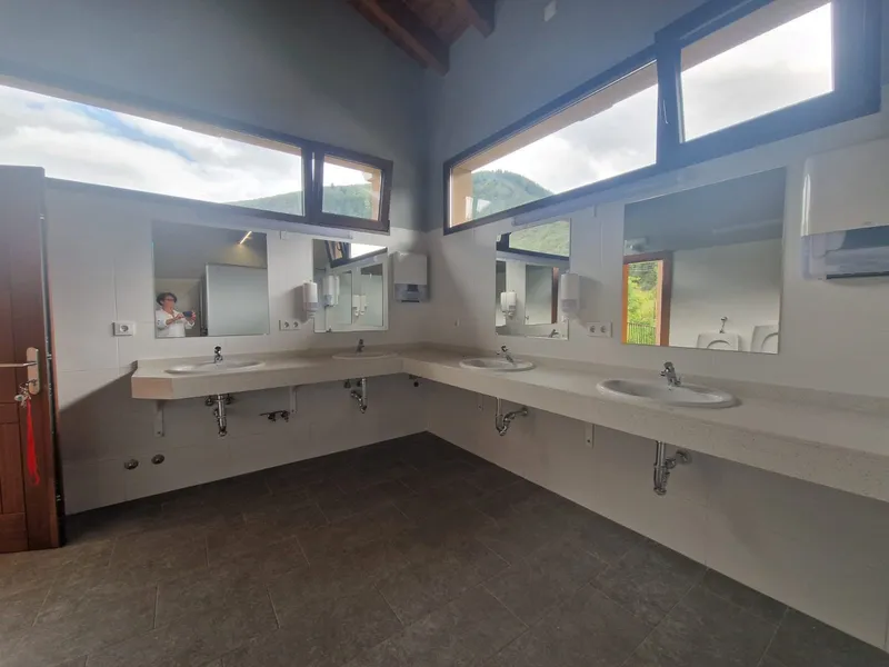 Washrooms & services