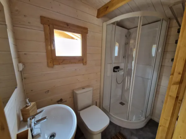 Baño con ducha