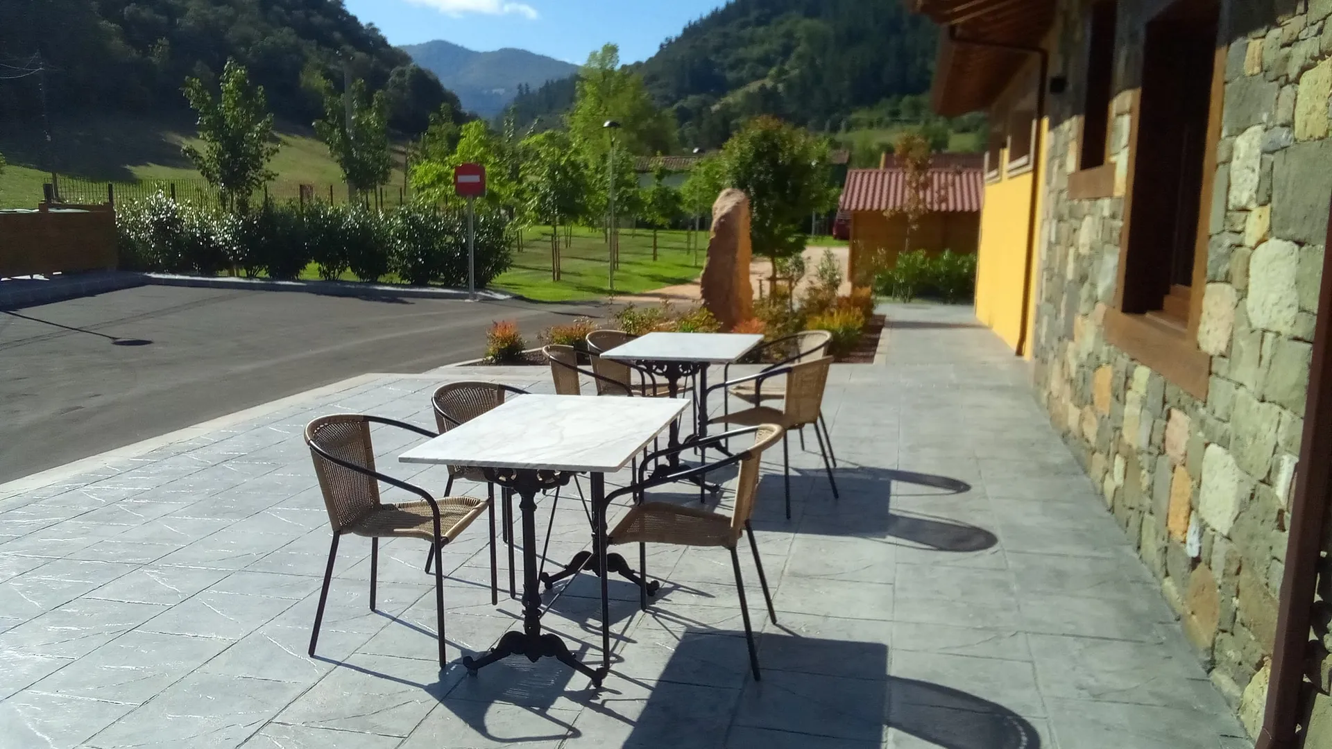 Entrance and terrace of Camping Vieda